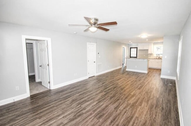 Photo - 619 Flynwood Pl SW
