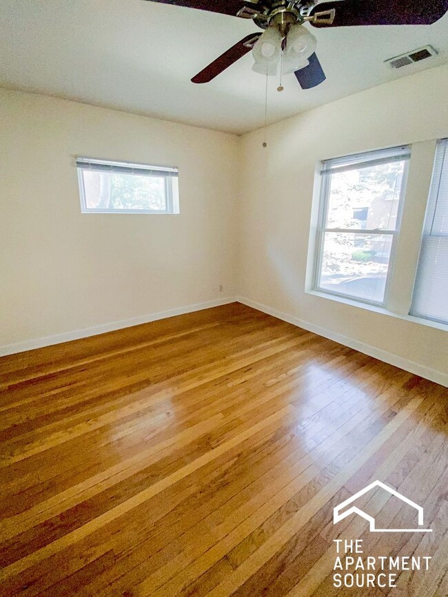 Photo - 851 W Cornelia Ave Unit 1N