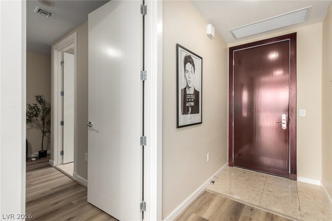 Photo - 4575 Dean Martin Dr Unidad 610