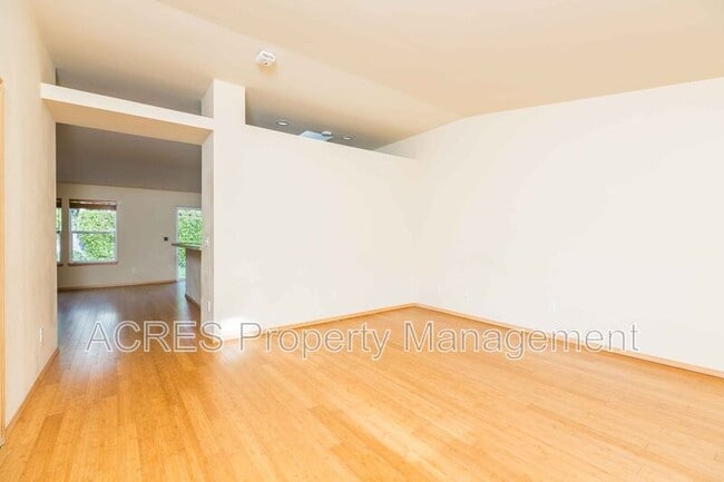 Photo - 620 S 192nd Pl