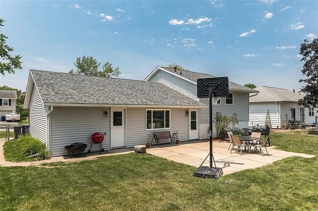 409 Norwick Rd SW