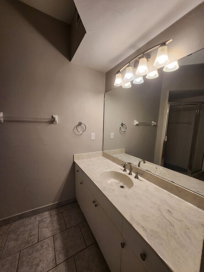 Photo - Move in Ready in NW Gainesville! Casa