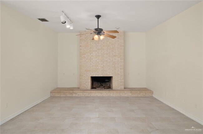 Photo - 28 S McColl Rd