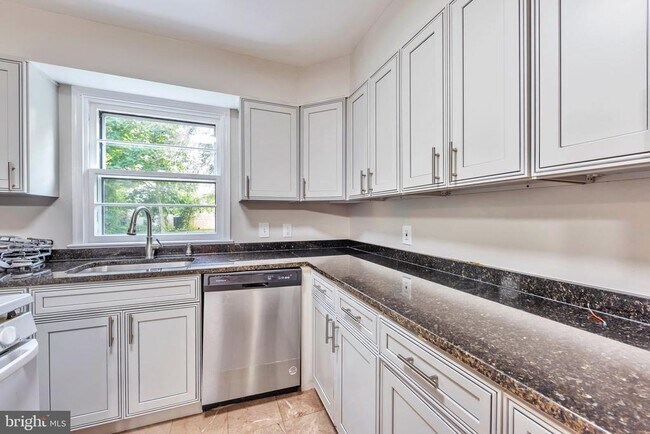 Photo - 3307 Beechtree Ln