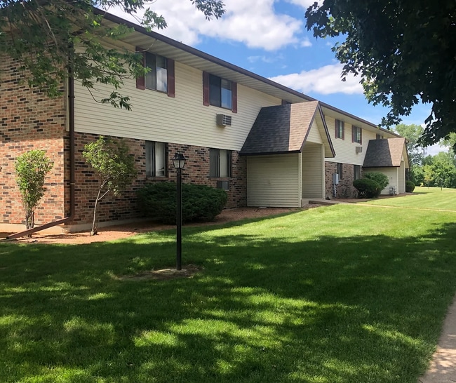 Photo - Maple Court Apartments