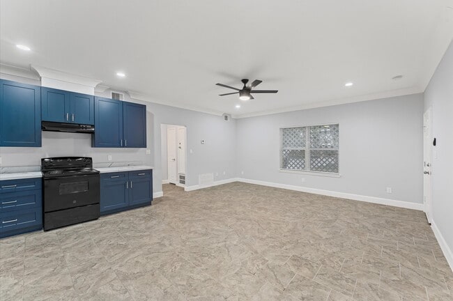 Photo - 8221 Brockton St