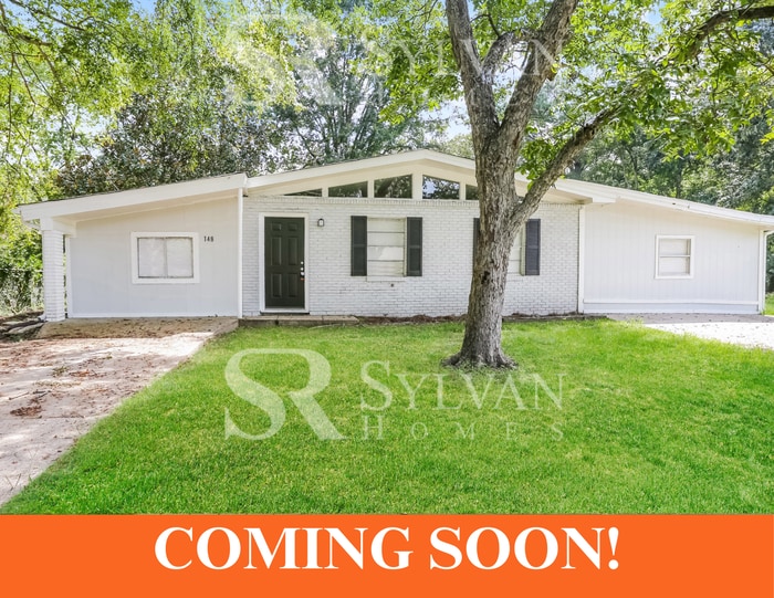 Spacious one-level living - Spacious one-level living