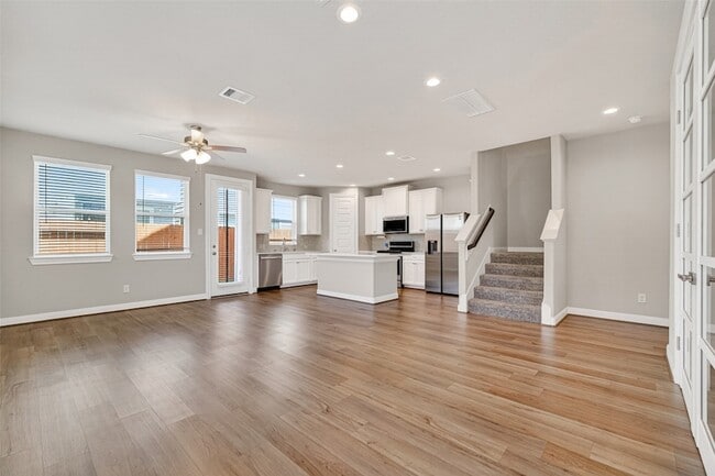 Photo - 3103 Little Gem Ln