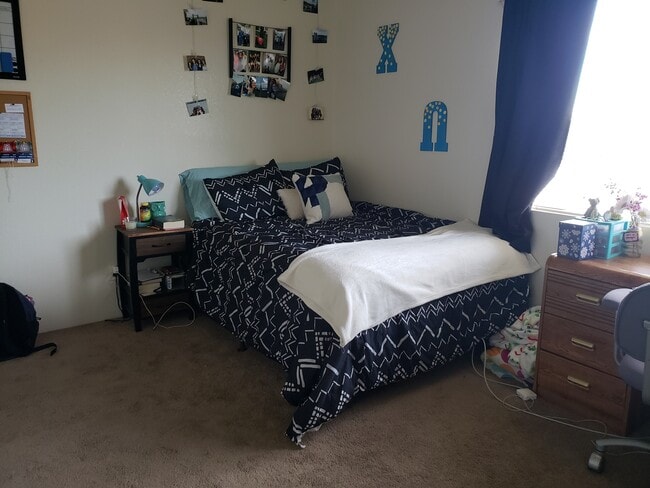 Bedroom - 1823 N Park Ave Unit #2