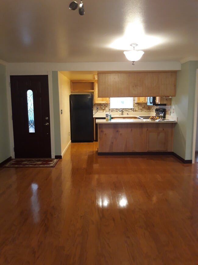 Building Photo - 70 Dion Ct Unit 4