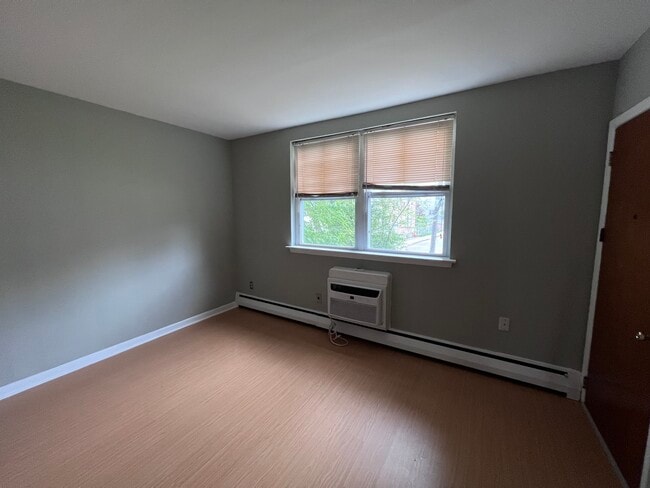 Photo - 151 Burmont Rd Unidad 1st Floor