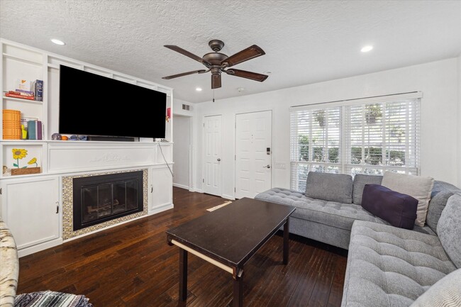 Photo - 1880 White Oak Dr Unidad 159