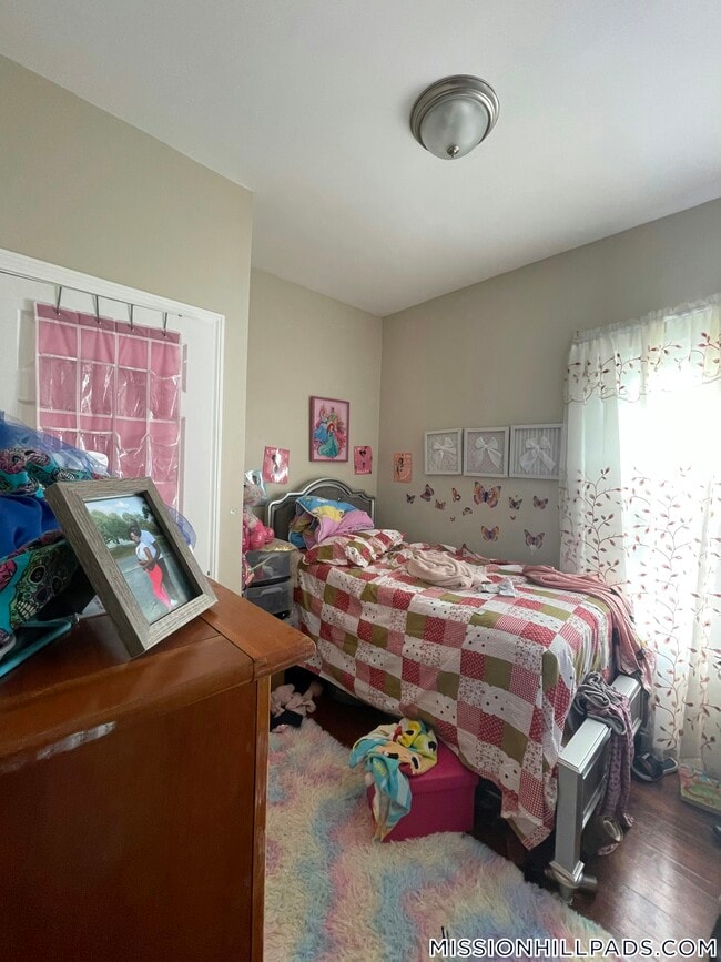 Photo - 121 George St Unit 2