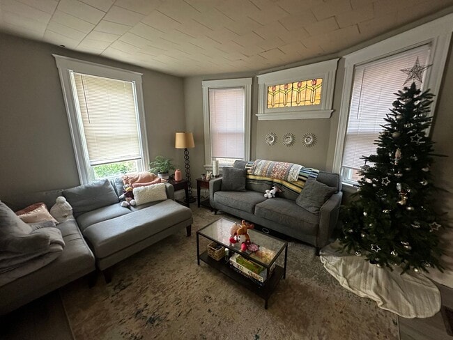 Photo - 5 Bedroom House Located In Clifton Near UC...