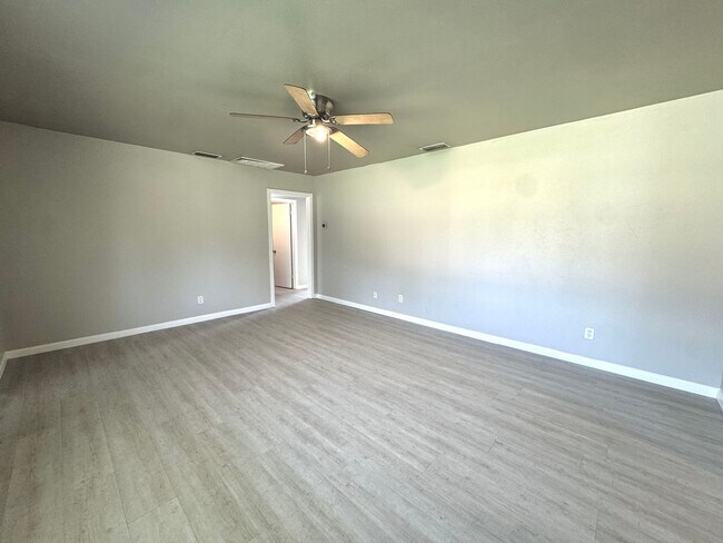Photo - 4 Bed 2 Bath Move In Ready! Pre-Leasing