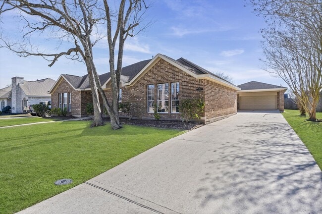 Photo - 2215 Winecup Ln