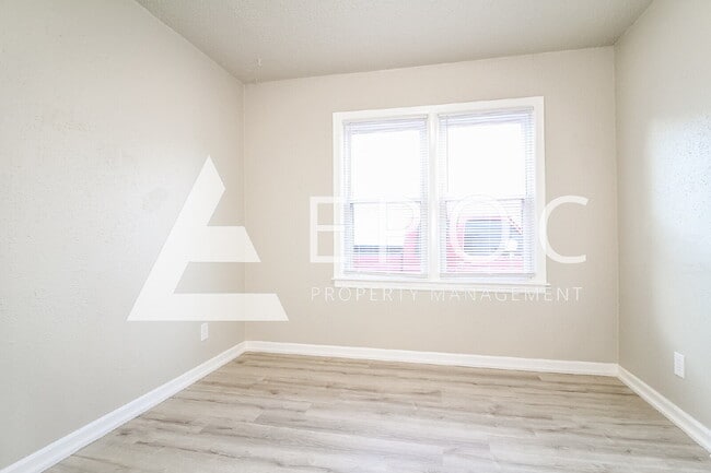 Photo - 3010 N Fonshill Ave