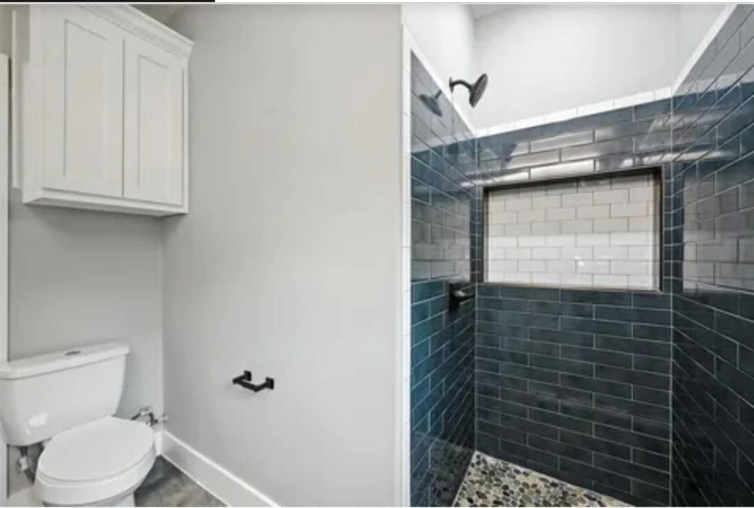 Photo - 926 Baker St