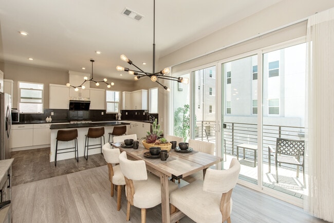 Photo - 1426 S Urbana St Unit 100 west