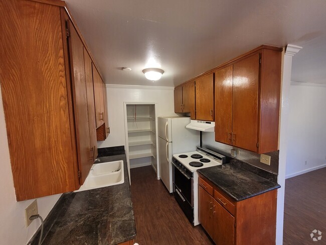 Building Photo - 1586 Albatross Dr Unit Apt 2