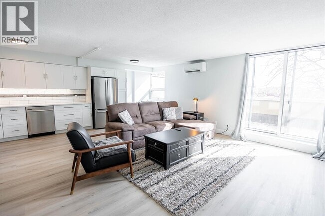 Photo - 155 Front St N Unité 210