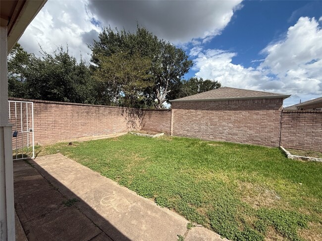 Photo - 16103 Camino Del Sol Dr