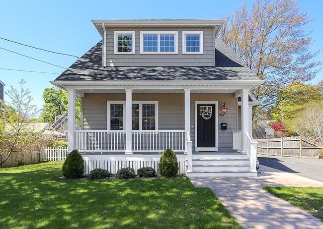 Photo - 214 Shaw St