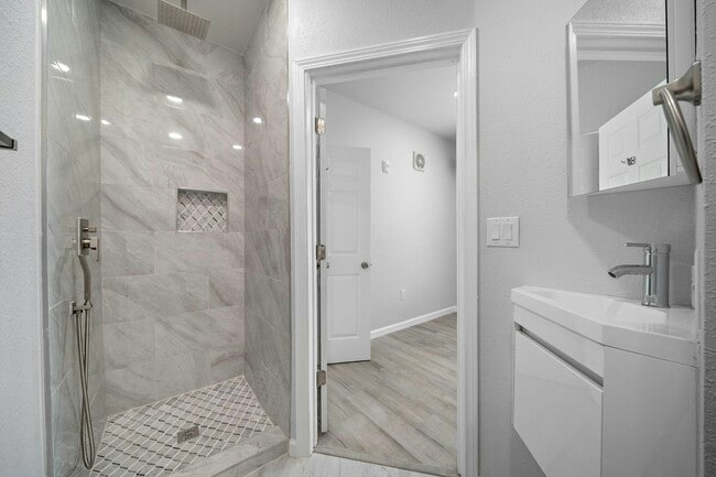 Photo - 2813 Church St Unit F