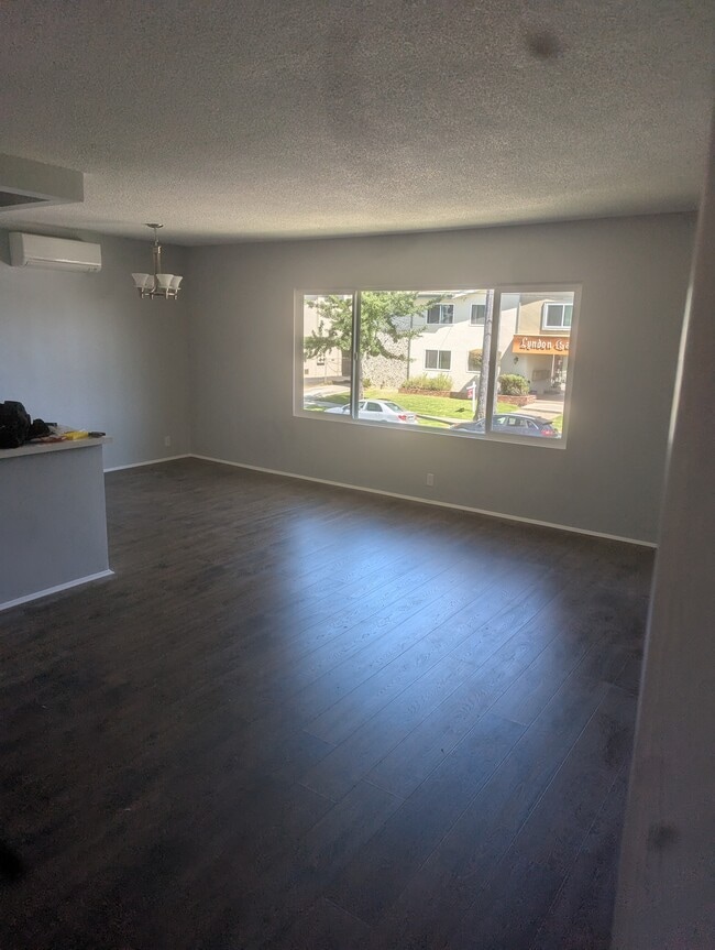 Building Photo - 1311 Lyndon St Unit 5 Rental