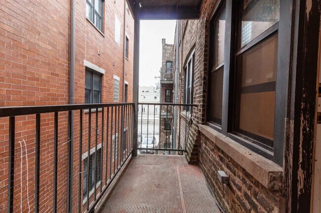 Photo - 917 W Dakin St Unit 917 West Dakin Street