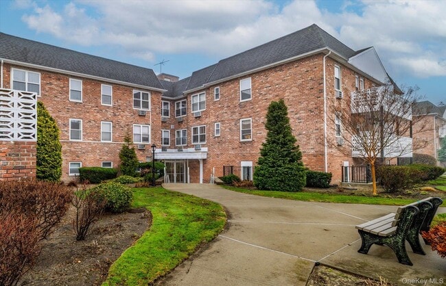 Building Photo - 2 Fowler Ave Unit 211