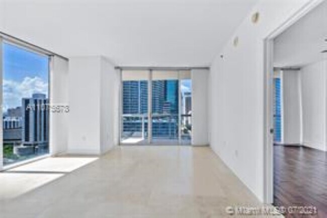 Photo - 475 Brickell Ave Unidad 1915