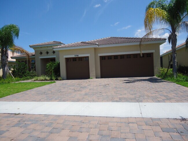 Photo - $200 off 1st mo rent! Pool Home-Bella Lago...