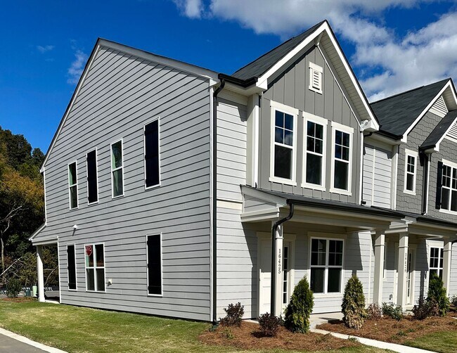 Photo - 2BR/3BA End Unit Townhome in Pringle Towns