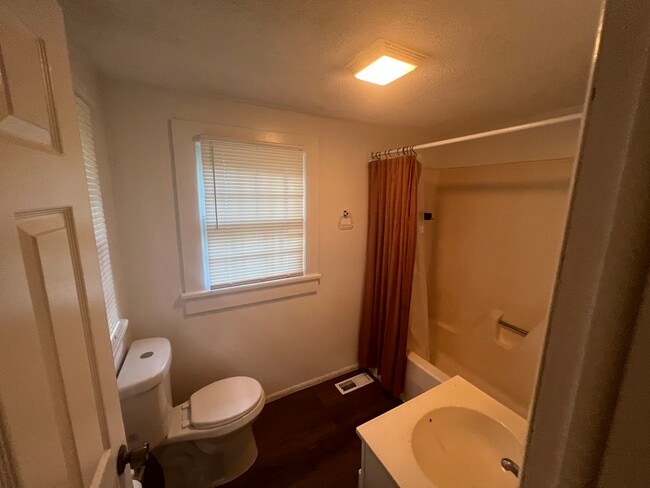 Photo - 2617 Forestdale Ave