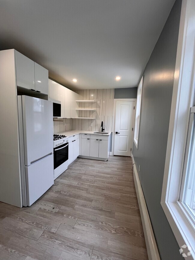 State of the art kitchen - 28 Dales Ave Unit 3 Rental