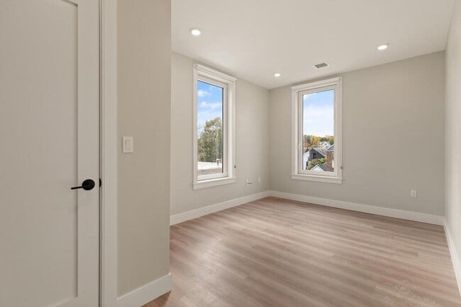 Photo - 211 Green St Unidad 202