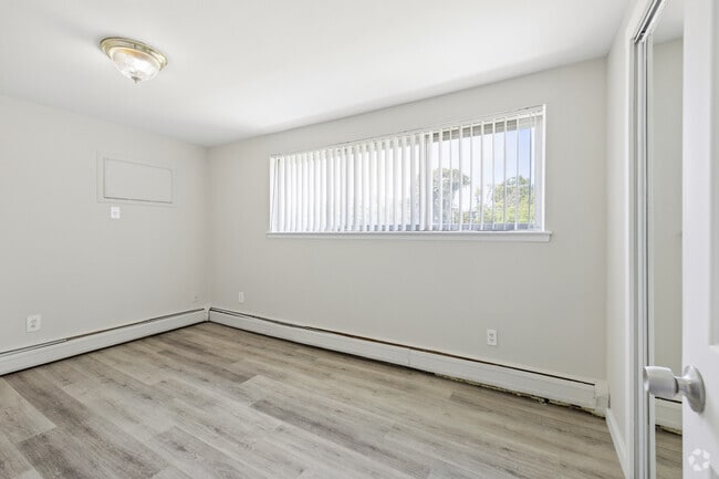 The Arvon - 2BR, 1BA - 850SF - Primary Bedroom