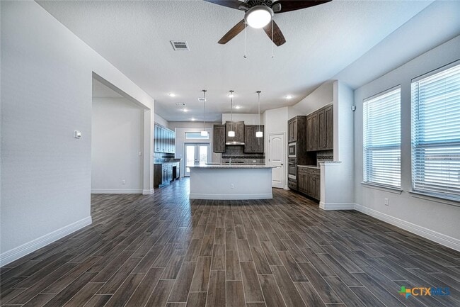 Photo - 126 Russet Trl