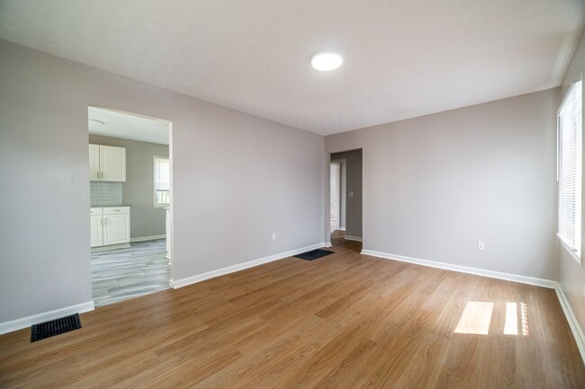 Photo - 2204 Howey Rd