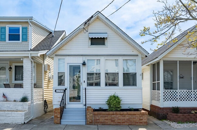Photo - 208 E Bennett Ave
