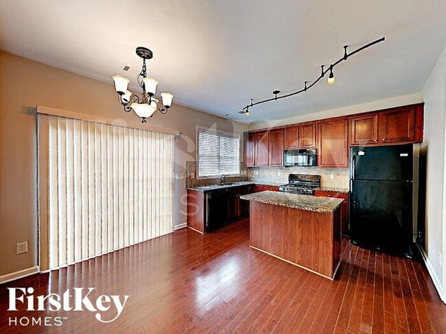 Photo - 2460 Vistoria Dr