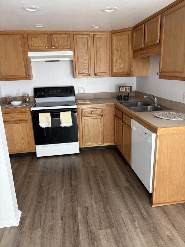 Building Photo - 7346 Bright Ave