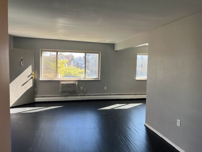 Photo - 4846 Yarmouth Pl Unit 3