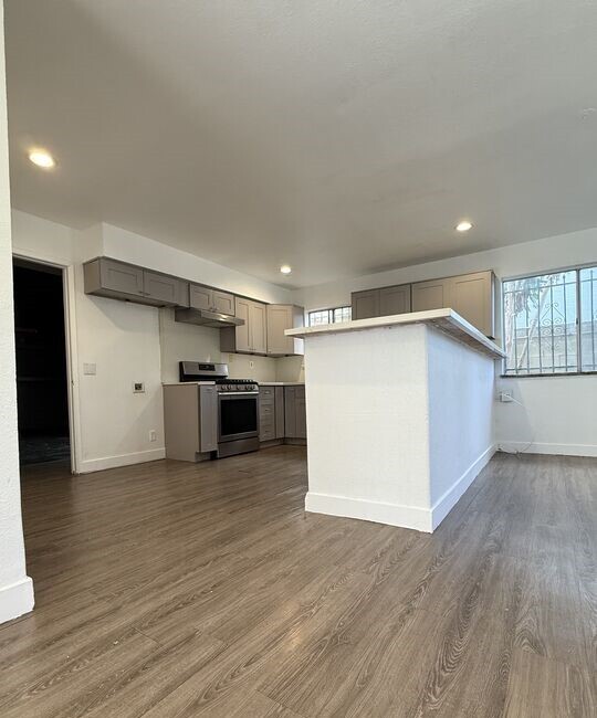 Photo - 1505 S Dunsmuir Ave Unidad 1505