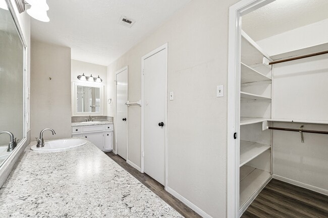 Photo - 3013 Beecave Dr