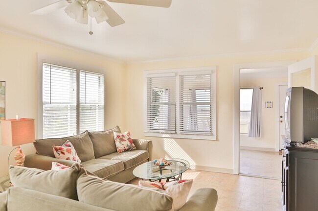 Photo - Charming Beach-Front 4bd Home
