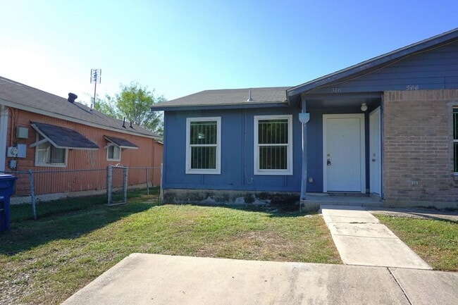 Photo - 516 J St