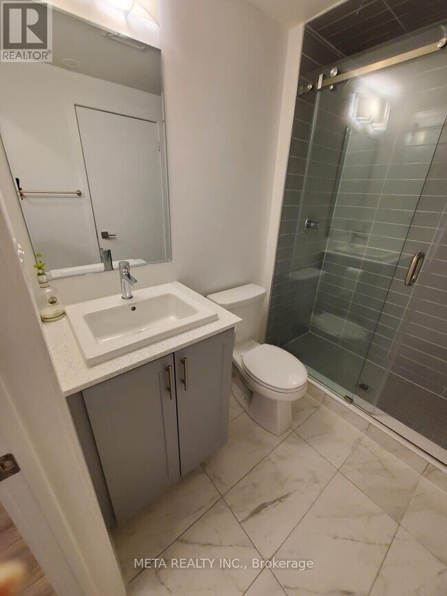 Photo - 22 Lytham Grn Cir