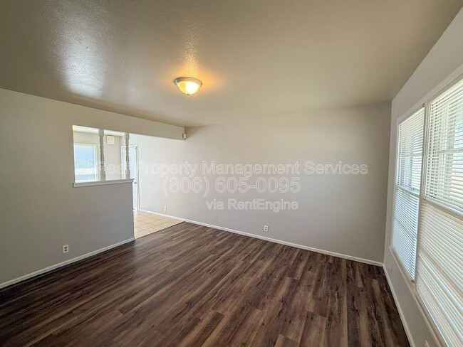 Photo - 2121 73rd St